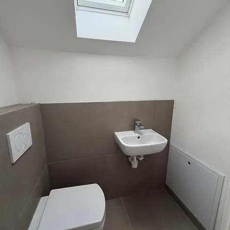 Moderne 4-zimmer-wohnung Mit Balkon, Fernblick, Parkplatz, Wlan, Einbaukueche, Bad & Gaeste-wc Apartamento Grafenau (Bavaria)